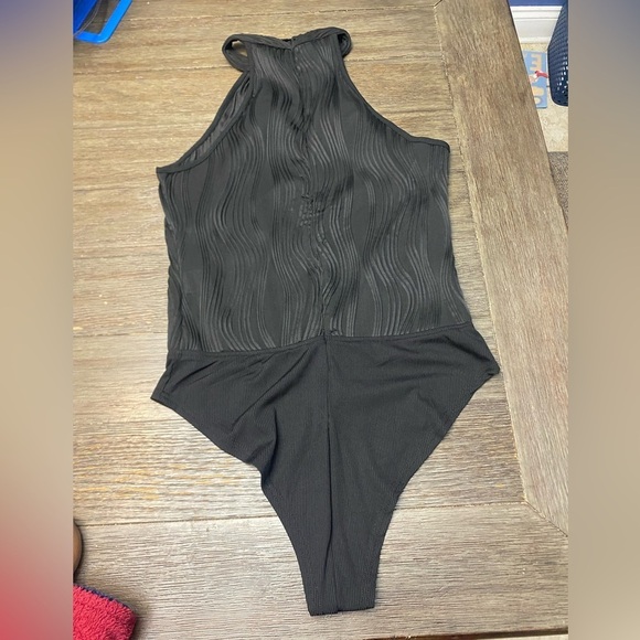 SHEIN Privé Solid Halter Bodysuit Size Large - Picture 4 of 8